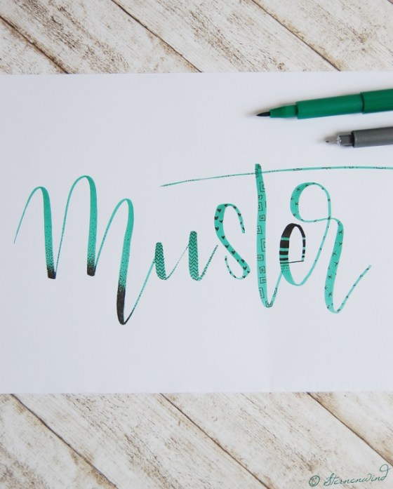 Handlettering Buchstaben mit Muster verzieren